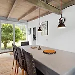 3 Bedroom In 펜션