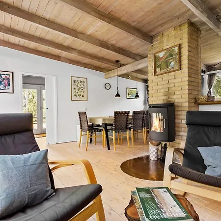 Дом отдыха 3 Bedroom In