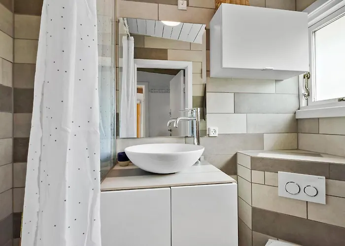 3 Bedroom In * Melby